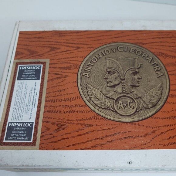 Vintage Cigar Box - Picture 4 of 11